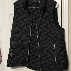 Black puffer vest